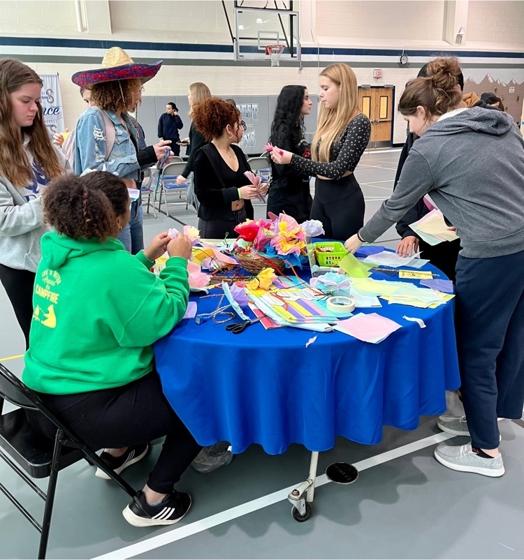 Oakcrest students held their annual World Language fair, celebrating various countries and cultures around the world! Such a fun day filled with art, food, dancing, trivia, games, and more! 